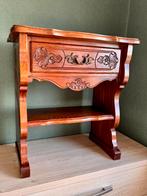 Nachtkastje wandtafeltje vol hout, Ophalen