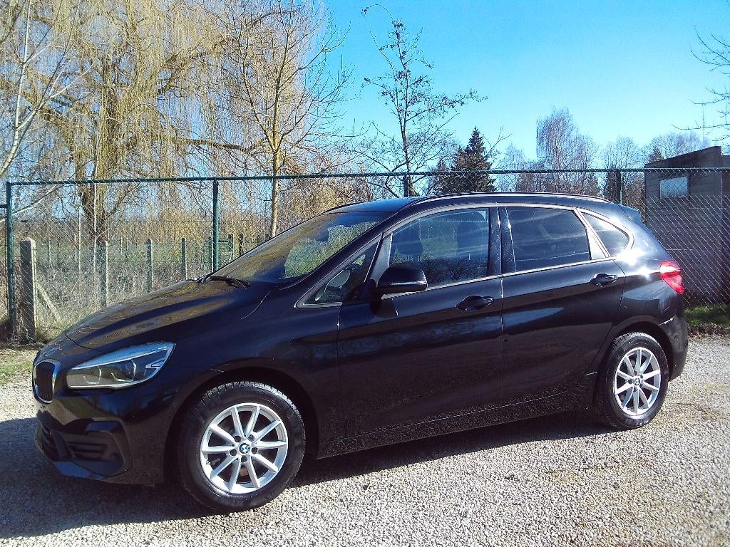 BMW 218 95dkm Edition 150PK Turbo LED ALU Topwgane Nw st 021, Auto's, BMW, Voorwielaandrijving, Stof, 4 cilinders, Zwart