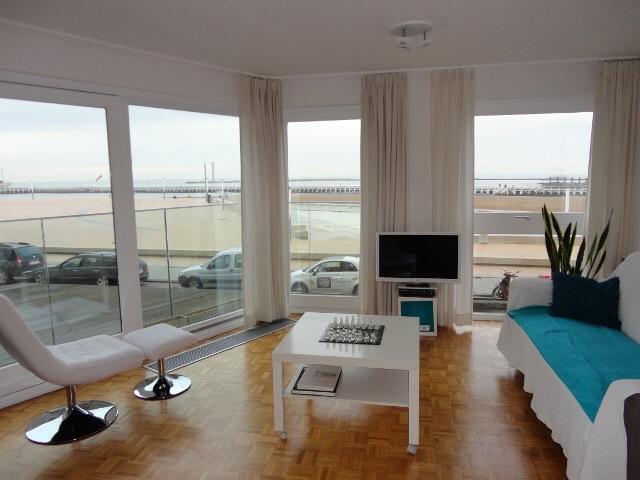 Te Huur: Heel mooie studio, uniek zeezicht, OOSTENDE, Rolstoelvriendelijk, Antwerpen of Vlaanderen, 3 personen, Appartement