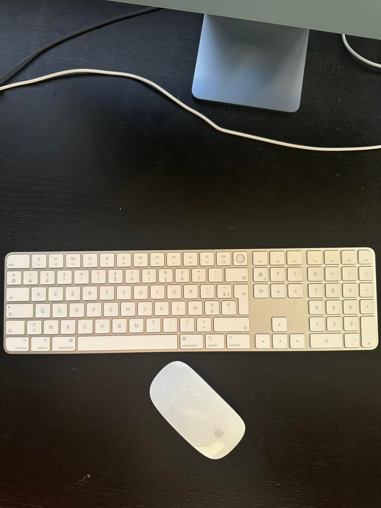 Clavier et souris Apple, Informatique & Logiciels, Claviers, Enlèvement, Azerty, Comme neuf
