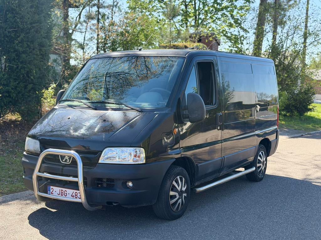 Le Peugeot Boxer prend le volant !