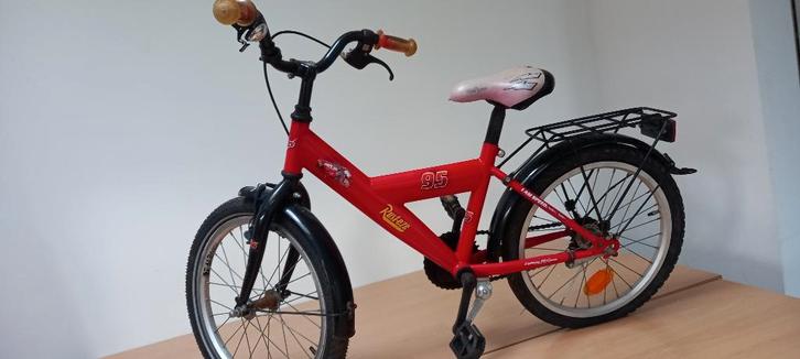 Rode cars kleuterfiets, Fietsen en Brommers, Fietsen | Kinderfietsjes, Gebruikt, Minder dan 16 inch, Ophalen