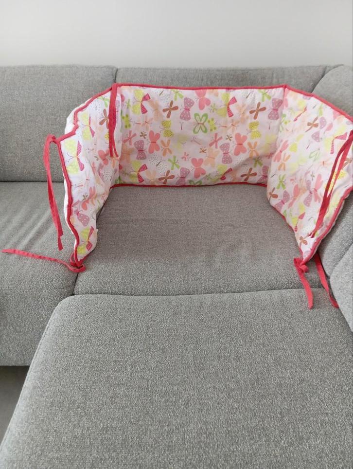 Tour de lit et ciel de lit papillon, Animaux & Accessoires, Paniers pour chiens