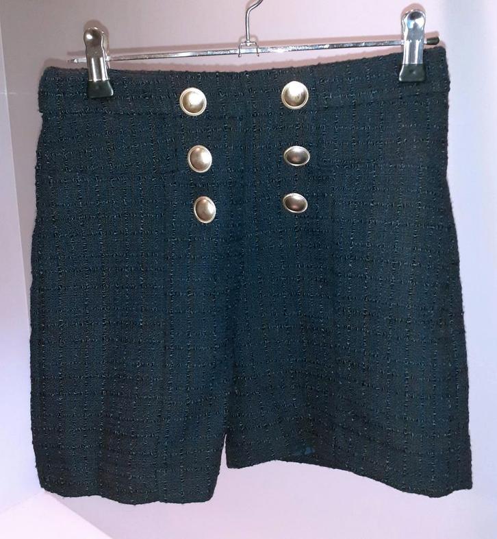 short zwart tweed met gouden knopen Only 34 XS, Kleding | Dames, Broeken en Pantalons, Nieuw, Maat 34 (XS) of kleiner, Zwart, Kort