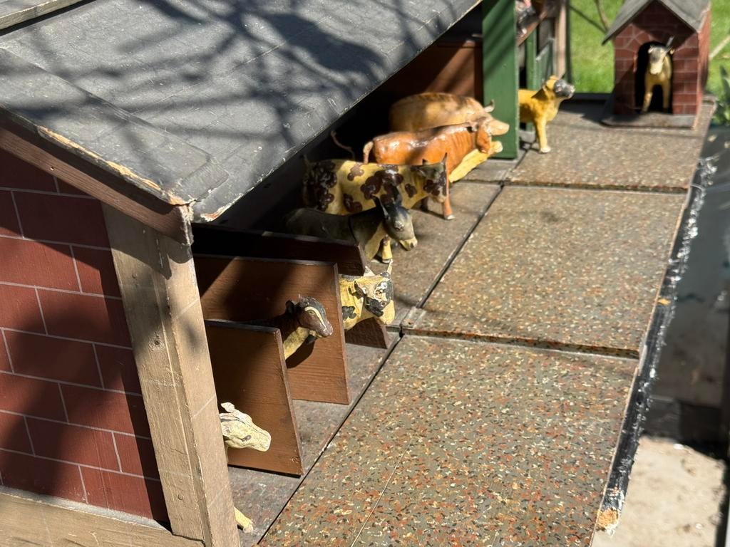 Ferme du 100e anniversaire, Enlèvement