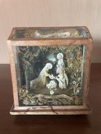 Antiek religieus kerststalletje in glazen vitrinekast, Ophalen, Gebruikt