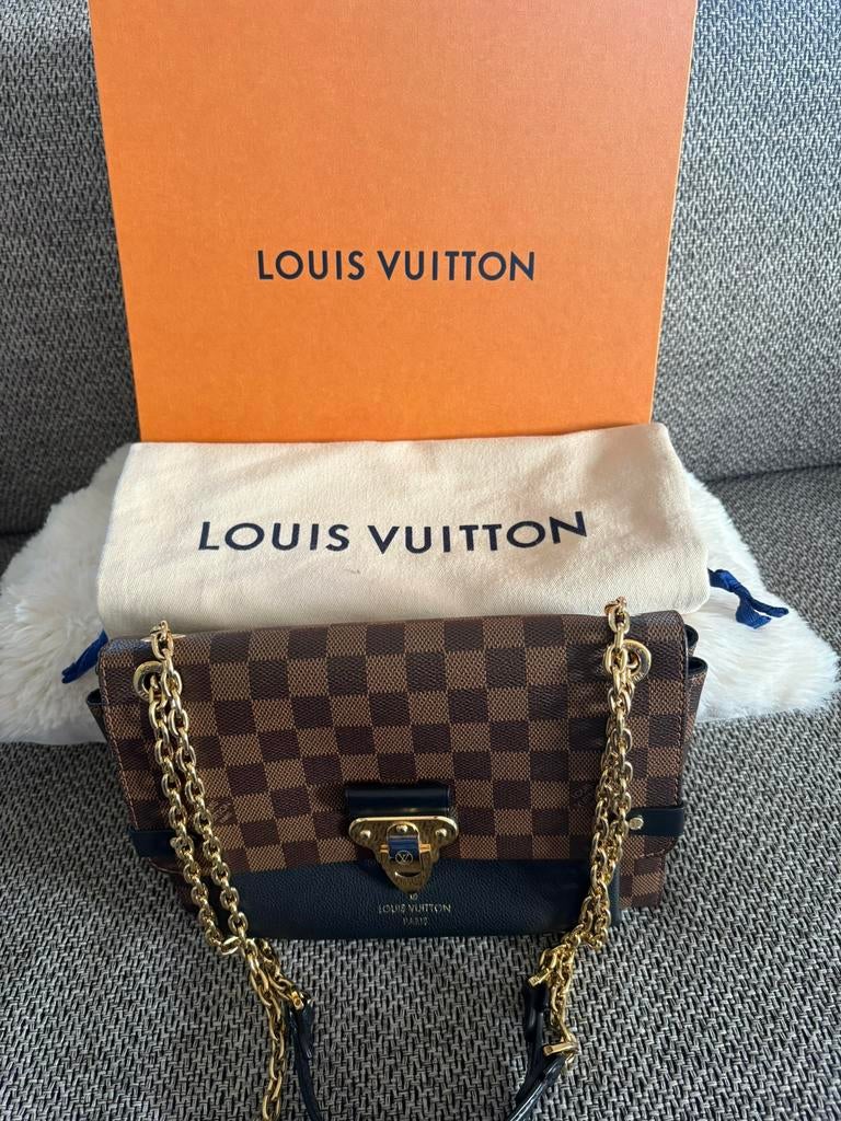 Louis Vuitton schouderhandtas, Handtassen en Accessoires, Tassen | Schoudertassen, Overige merken, Bruin, Nieuw, Ophalen of Verzenden