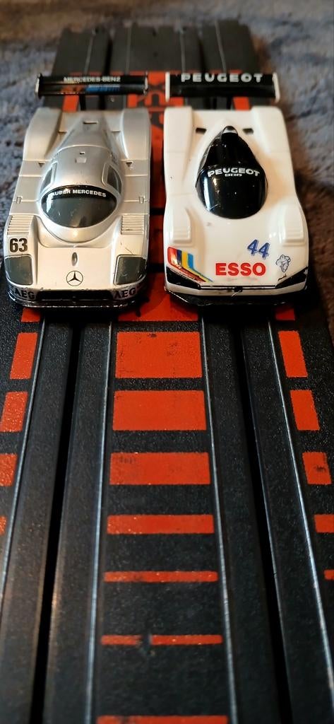Circuit AFX Tomy vintage complet – Peugeot 905 + Mercedes C9, Enfants & Bébés, Enlèvement, Électrique, Circuit