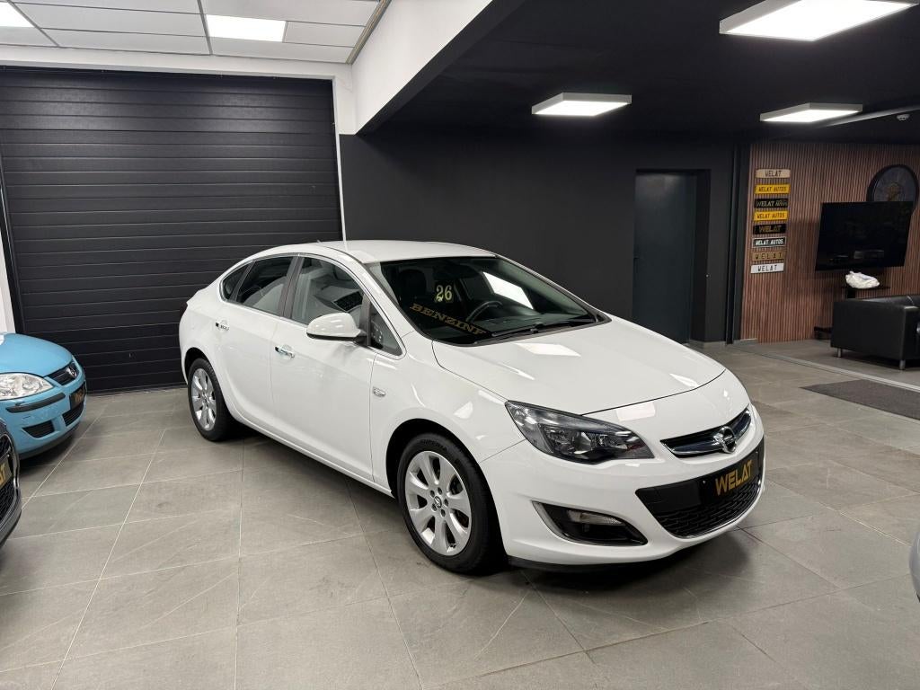 OPEL ASTRA 2013 BENZINE 1.6 MOTOR TOP STAAT, Auto's, Opel, Bedrijf, Te koop, Astra, Bluetooth, Benzine, Euro 5, Wit, Zwart, Leder