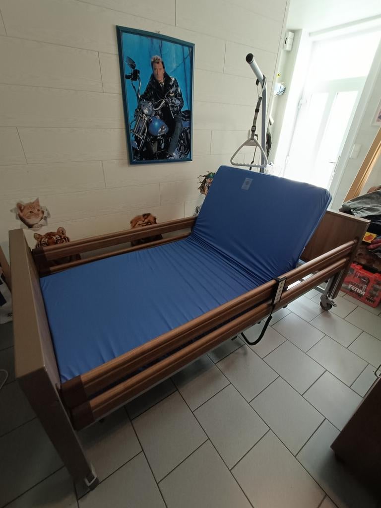 Lit médical médicalisé électrique comme à l'hôpital (Nikel), Diversen, Verpleegmiddelen, Ophalen