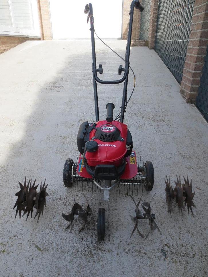 Honda FG 201 rototiller, Tuin en Terras, Hand-tuingereedschap, Zo goed als nieuw, Cultivator, Ophalen
