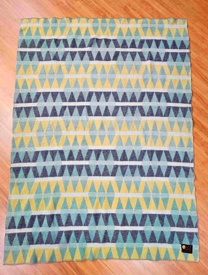 Retro Wollen deken 200/145 cm, Huis en Inrichting, Woonaccessoires | Plaids en Woondekens, Gebruikt, Ophalen of Verzenden
