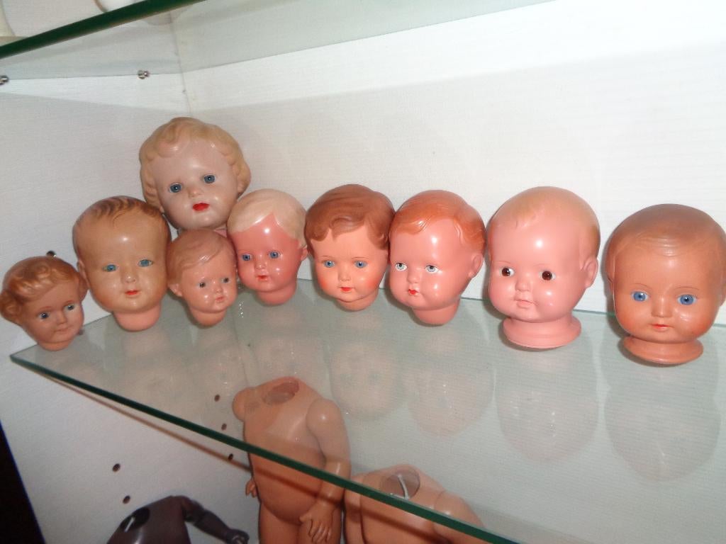 Poppen hoofden Celluloid. O.A. Schildpad  ., Verzamelen, Poppen, Ophalen of Verzenden, Zo goed als nieuw, Pop