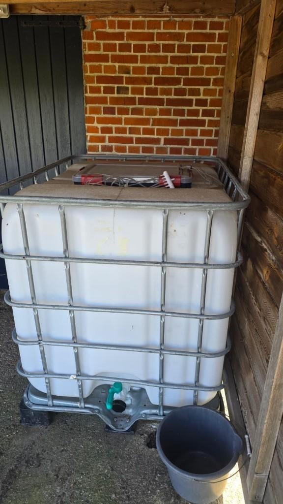 1000 Liter opkweekbak met 12V dompelpomp + 12V luchtpomp, Enlèvement, Comme neuf