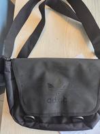 Sacoche Adidas neuve 25e ( pas d'imitation)!!, Enlèvement