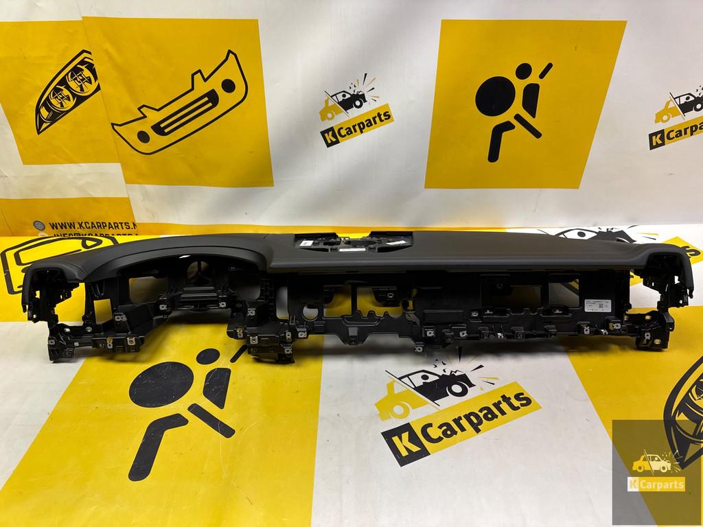 Ensemble de tableau de bord Porsche Cayenne III restyl 2023, Porscheplatz 1
70435  Stuttgart, DE, Porsche, Info@porsche.de, Utilisé