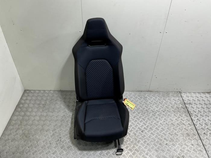 Siège droit d'un Seat Ibiza (Ibiza 17-), Autos : Pièces & Accessoires, Utilisé, -, Seat, -