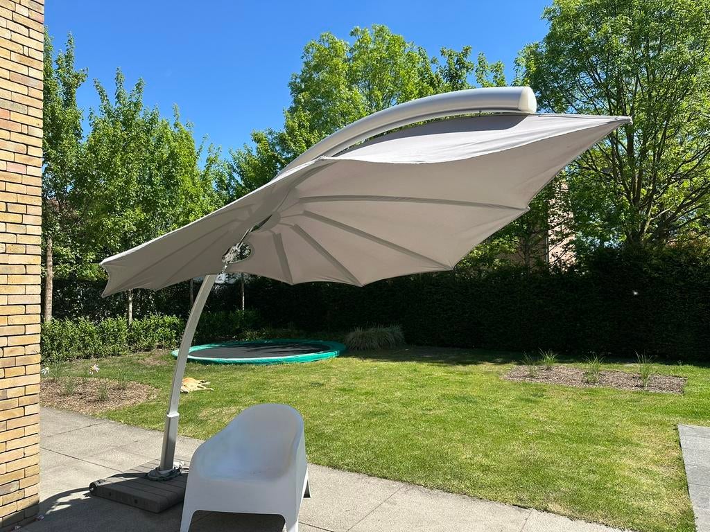 Umbrosa icarus designparasol met voet, Tuin en Terras, Parasols, Ophalen, Verstelbaar, Gebruikt, Overige typen