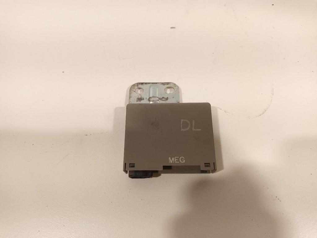 Antenne Renault Espace, Enlèvement ou Envoi, Van der Ven Autorecycling B.V., Onderdelen@venauto.nl, Ettenseweg 76, 4706 PB Roosendaal, The Netherlands