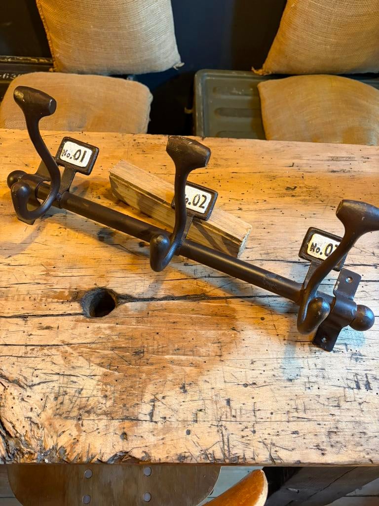 Magnifique porte-manteau en fonte, Enlèvement