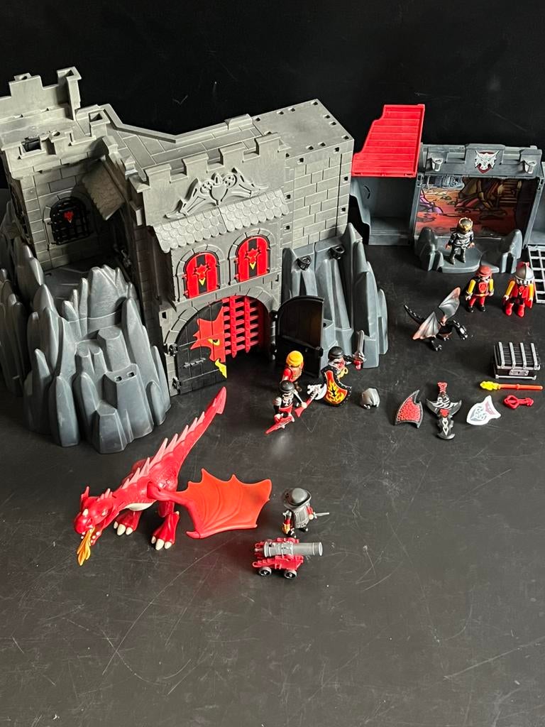 Drakenburcht + rode en mini draak & ridders + box, Ophalen, Zo goed als nieuw