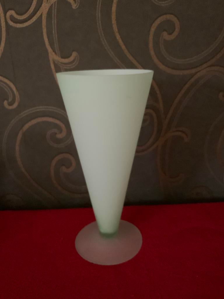 2 vases en verre mat, Antiquités & Art, Enlèvement