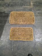 Een groot lot rieten matten twee maten, Enlèvement