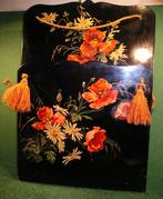 NAPOLEON III KRANTENHOUDER/PAPIER-MACHÉ VERSIERD MET BLOEMEN, Antiek en Kunst, Ophalen of Verzenden