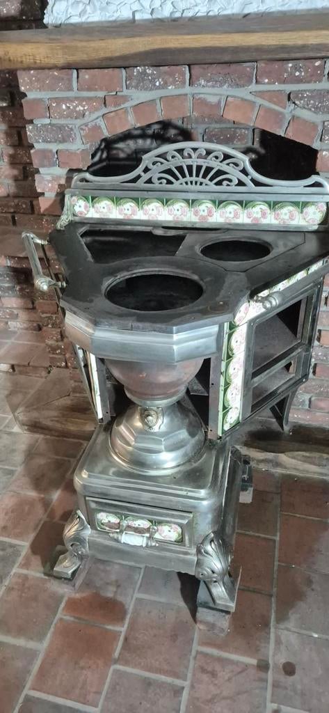 Poêle de luxe Leuven en très bon état (poêle à tube plat), Enlèvement, Bois, Chauffage à tube plat