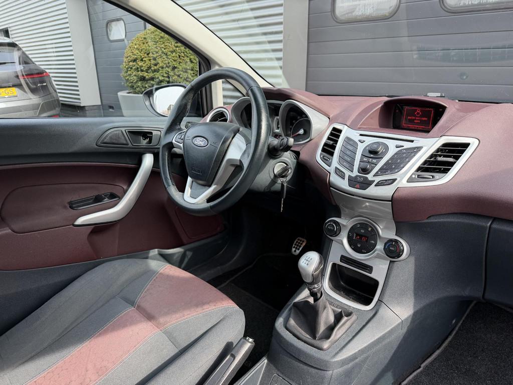 Ford Fiesta 1.4 Trend, Autos, Ford, Entreprise, Boîte manuelle, 5 places, Capteur de stationnement