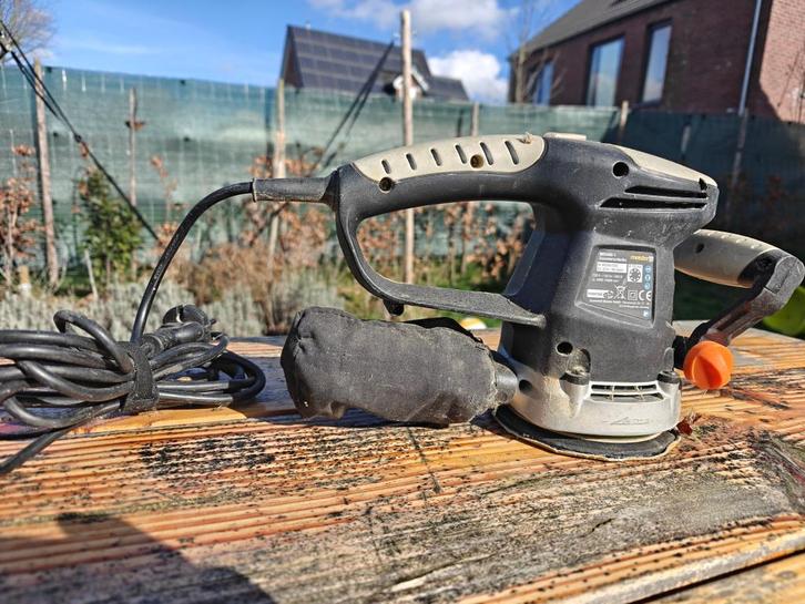 Lot de 2 ponceuses excentriques, Bricolage & Construction, Outillage | Ponceuses, Utilisé, Ponceuse circulaire, Moins de 600 watts