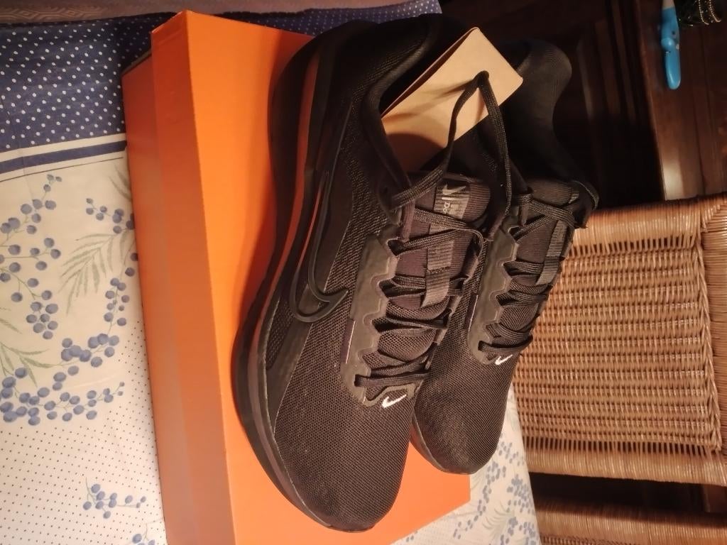 running homme, Enlèvement, Comme neuf