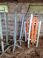 4 aluminium staanders en 2 zijvleugels