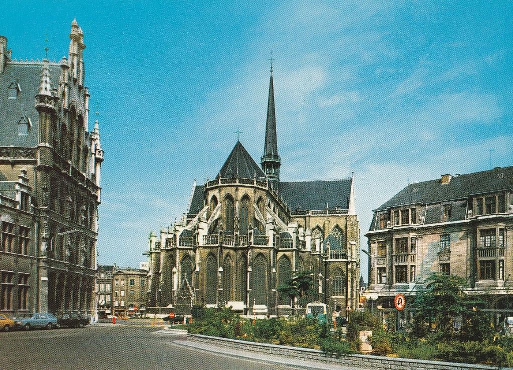 LEUVEN -  Fochplaats en Sint-Pieterskerk, Collections, Cartes postales | Belgique, Envoi, Non affranchie, Brabant Flamand