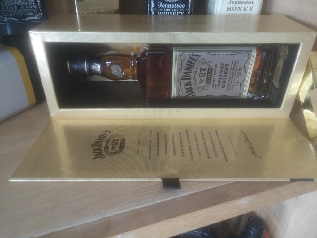 Jack daniels nr27, Collections, Enlèvement