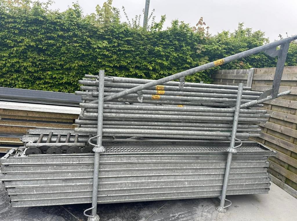 100m2 Proffesionele Layher stelling te koop, Doe-het-zelf en Bouw, Steigers, Ophalen, Zo goed als nieuw