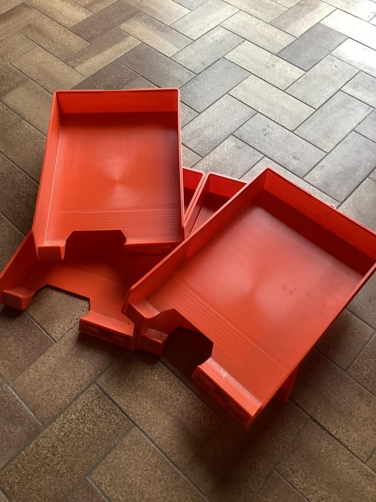 4 Rode klasseerbakken, Ophalen