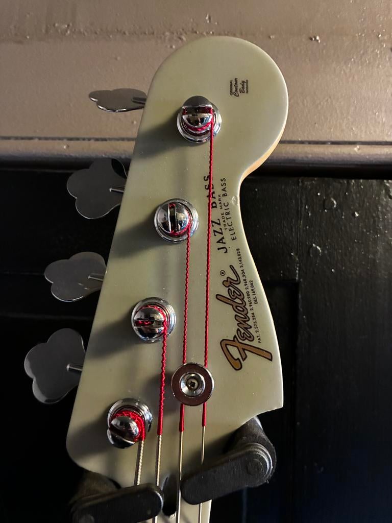Fender jazzbas + EMG actief, Muziek en Instrumenten, Snaarinstrumenten | Gitaren | Bas, Ophalen, Zo goed als nieuw