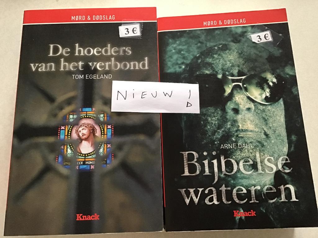 17 detectives aan 3 euro per boek met gratis verzending (*), Ophalen of Verzenden, Zo goed als nieuw
