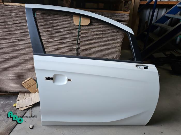 Portière 4portes avant droite d'un Opel Corsa (Corsa E 15-), Autos : Pièces & Accessoires, Carrosserie & Tôlerie, Porte, Opel