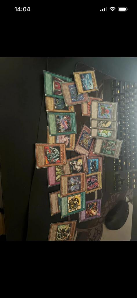 Doos met verschillende oude yu-gi-oh kaarten, Hobby & Loisirs créatifs, Jeux de cartes à collectionner | Yu-gi-Oh!, Enlèvement ou Envoi