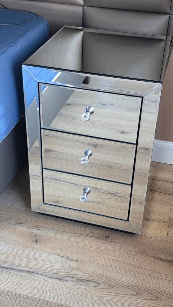 Paire de tables de chevet miroir, Maison & Meubles, Chambre à coucher | Tables de chevet, Enlèvement