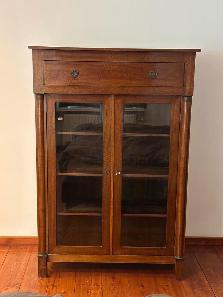 Stijlvolle houten vitrine kast/ dressoir, Antiek en Kunst, Antiek | Meubels | Kasten, Ophalen