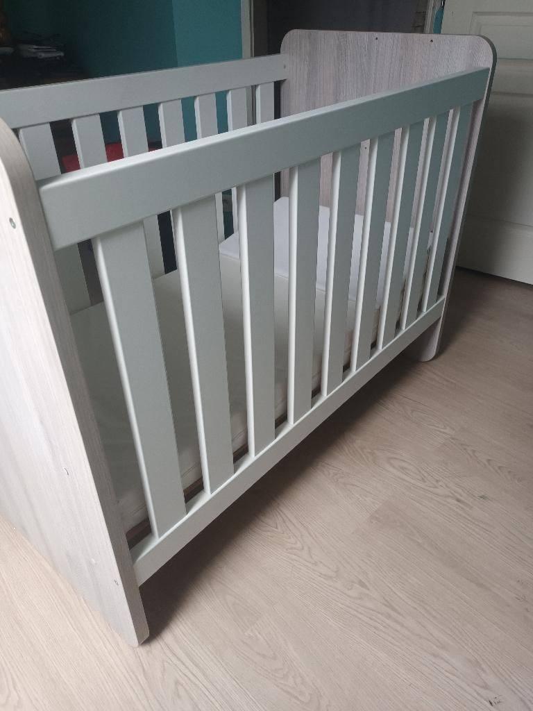 Lit bébé, Enlèvement, Comme neuf, Lit