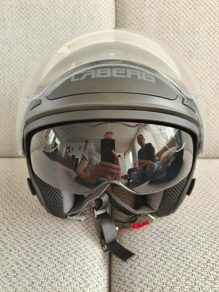 Helm caberg, Ophalen