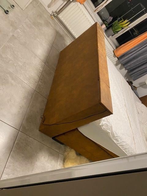 Voetbord voor bed met TV lift., Ophalen, Kunststof, 150 tot 200 cm, Zo goed als nieuw