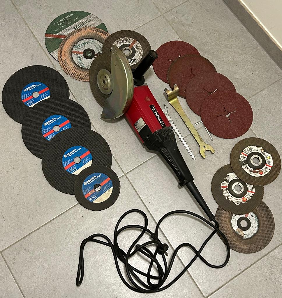 Haakse slijper Perles 230 mm - 230 Volt, Ophalen, Gebruikt, 1000 watt of meer, Haakse handslijpmachine