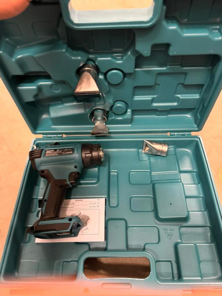 Makita DHG180 Accu heteluchtpistool (18V) + koffer, Doe-het-zelf en Bouw, Gereedschap | Machine-onderdelen en Toebehoren, Zo goed als nieuw