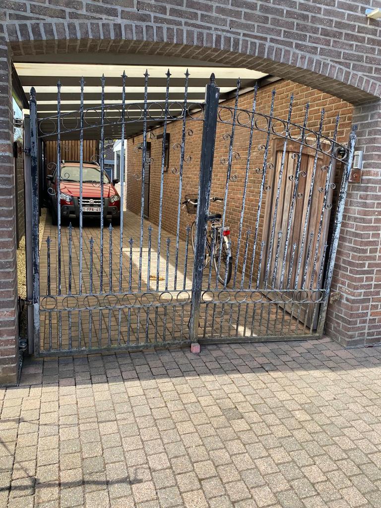 Ijzeren poort (gegalvaniseerd), Ophalen, Gebruikt