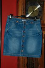 Jupe courte en jeans bleu délavé T40 comme NEUVE!, Vêtements | Femmes, Jupes, Taille 38/40 (M), Enlèvement ou Envoi, Au-dessus du genou